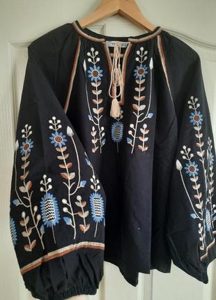 Черная вышиванка барвинок