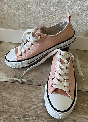 Фирменные легкие кеды primark.