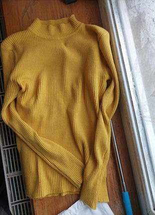 Стильный свитер пуловер жёлтого цвета sm
