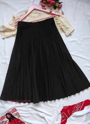 Спідниця жіноча пліссе чорного кольору міді юбка з застібкою