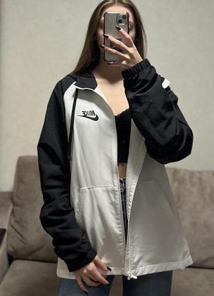 Вітровка nike