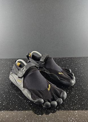 Кроссовки vibram fivefingers. размер 41