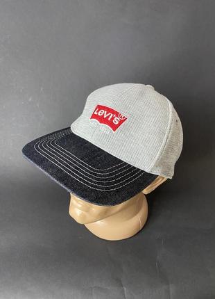 Кепка levis