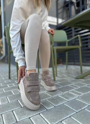 Стильные теплые удобные бежевые шоколадные коричневые осенние зимние кроссовки 2024-...