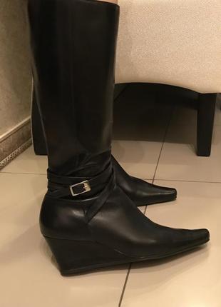 Черные кожаные сапоги, фирма clarks, размер 38