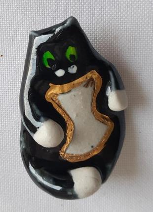 Брошь фарфоровая черный кот