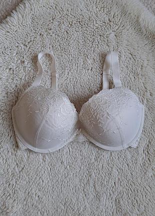 Бюстгальтер на шикарний бюст