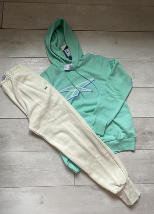 Спортивный костюм reebok