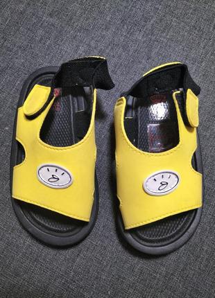 Стильні дитячі капці босоніжки fehn p.22/23