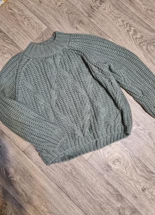 Свитер зимний объемный вязаный