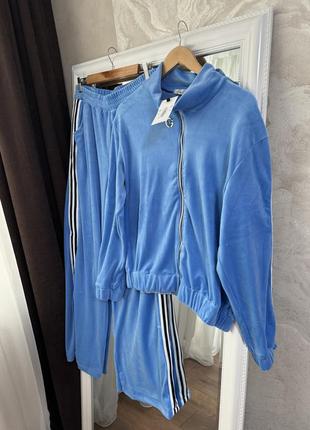 Костюм велюровий