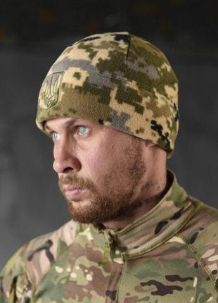 Тепла військова флісова шапка з гербом і камуфляжним пікселем для військових операцій