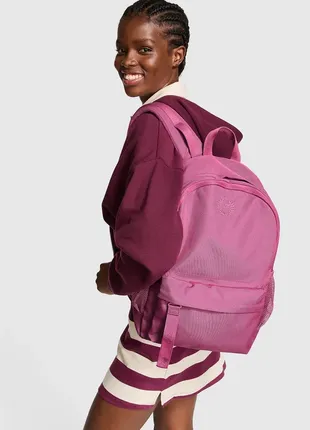 Розовый рюкзак victoria ́s secret.