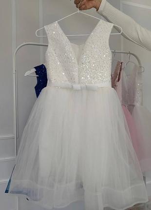 Праздничное пышное платье на выпуск для девочки 6-7р