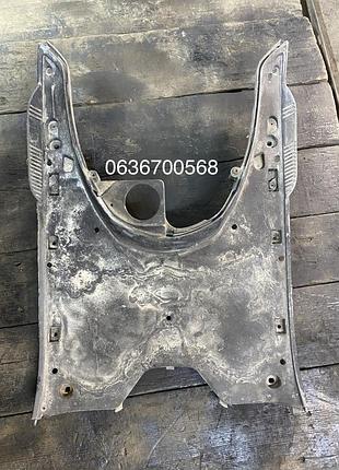 Полік / пол / пластик полу . honda lead af-20/hf05