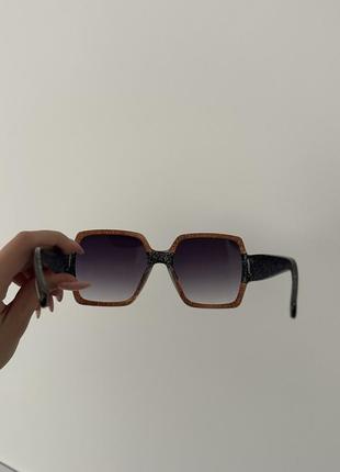 Солнцезащитные очки