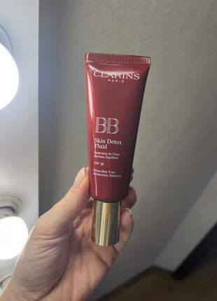 Clarins bb skin detox fluid spf25