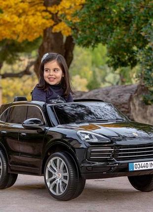 Дитячий електромобіль на акумуляторі porsche cayenne з пультом радіокерування для дітей 3-8 років чорний