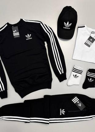 Набор adidas: свитшот-брюки-футболка-кепка-2 пары носка