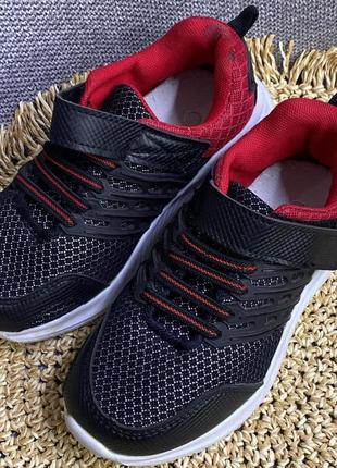 Кросівки на хлопчика