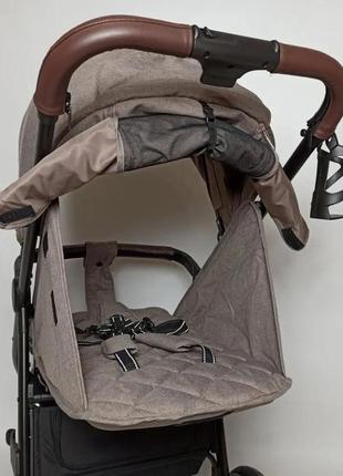 Детская прогулочная коляска - книжка с регулируемой спинкой carrello bravo crl-5512...