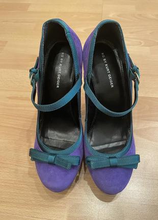 Туфли на высоком каблуке