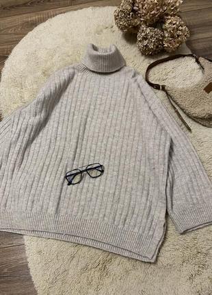 Теплий подовжений светр під шию