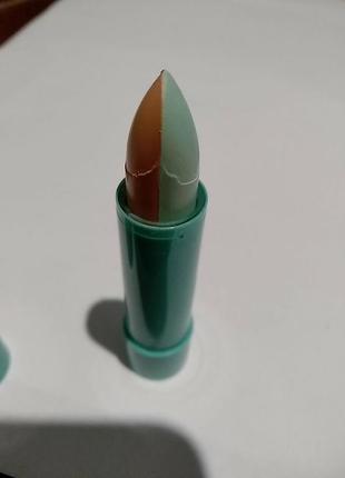 Антибактериальный корректирующий карандаш.