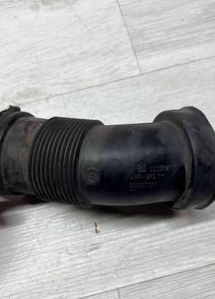 Патрубок повітряного фільтра opel astra h 2004-2010 55558369