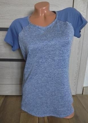 Спортивная футболка