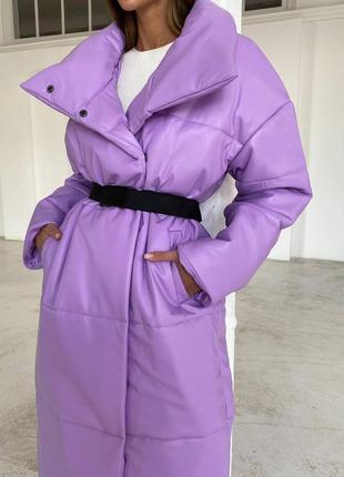 Довга жіноча зимова куртка - пуховик nika з екошкіри класу lux на силіконі 200 без капюшона колір лаванда3 фото