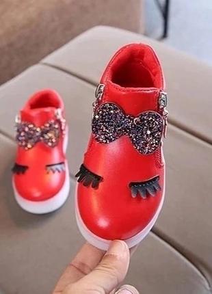 Стильні кросівки