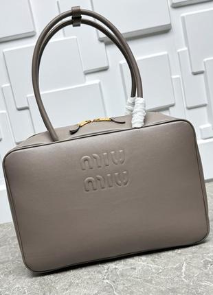 Сумочка в стилі miu miu