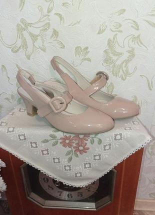 Босоножки лаковые heavenly soles