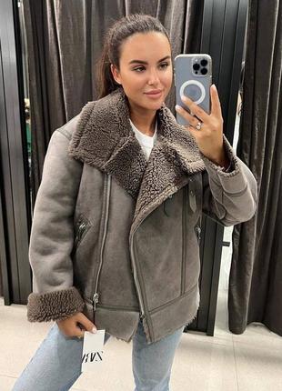 Дублянка мокко на хутрі на блискавці з поясом7 фото