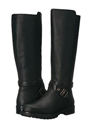 Кожаные сапоги от бренда ugg