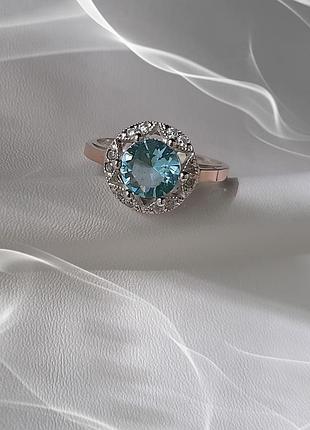 🫧 19 размер кольцо серебро с золотом фианит голубой