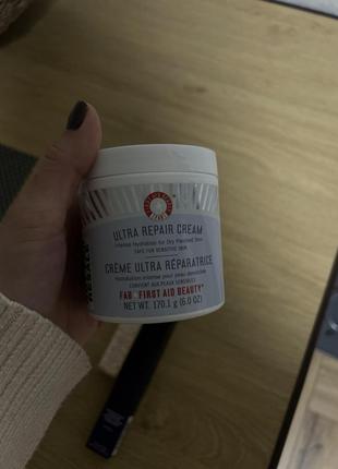 Увлажняющий крем для лица first aid beauty ultra repair intense hydrati