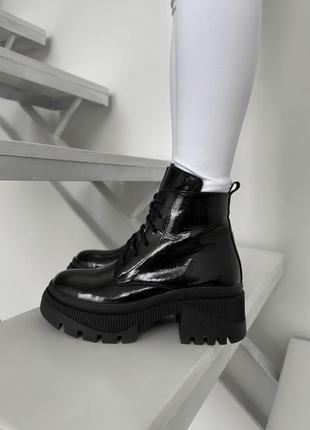 Ботинки лакированные черные