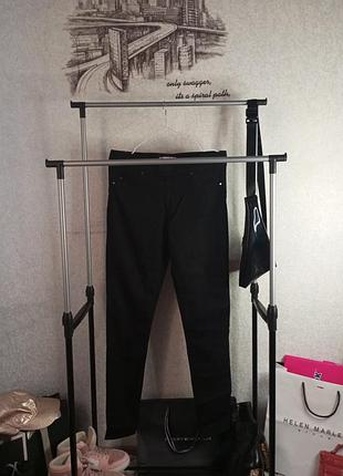 Черные базовые стреч джинсы