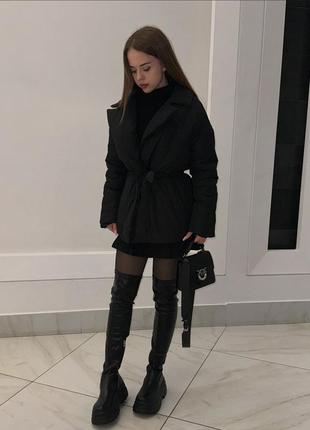 Стьогана чорна приталена куртка з поясом с м л 42 44 46 48 укорочене пальто7 фото