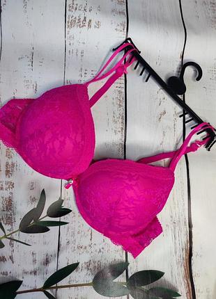 Бюстгальтер з товстим пушап