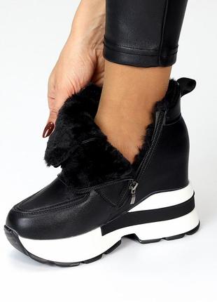 Зимові снікерси з хутром, кросівки на платформі з танкеткою. зимние сникерсы на меху,...