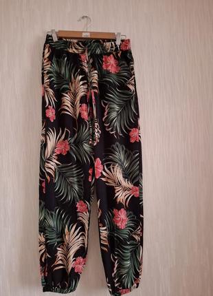 Брюки новые 48-50 размера