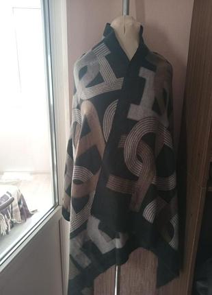 Красивейший,приятный,мягусенький.большой,теплый  шарф.