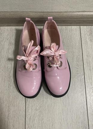 Лакированные туфли на девочку р.32