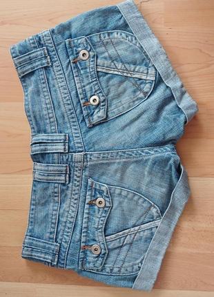 Шорты джинсовые короткие 36 dowell 8
занижена талія2 фото