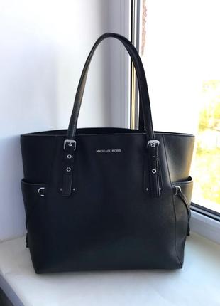Чорна жіноча сумка michael kors