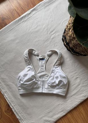 Спортивный бюстгальтер