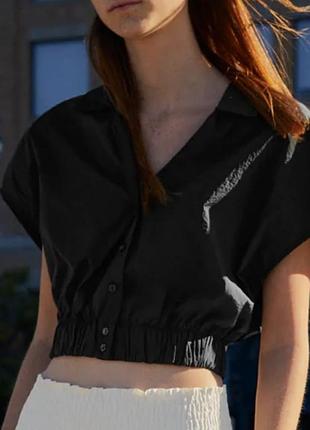 Блуза zara коротка чорна плащівка м р